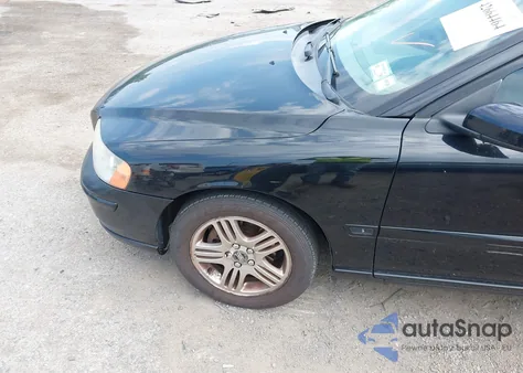 2005 Volvo S60 2.5T from USA, damaged, VIN YV1RS592452426170